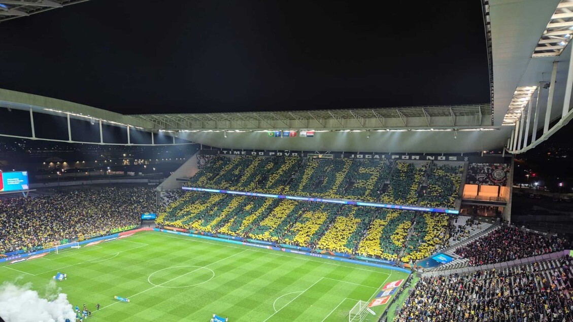 'Parabens Carletto', San Paolo Stadyumu Ancelotti'yi Kutluyor