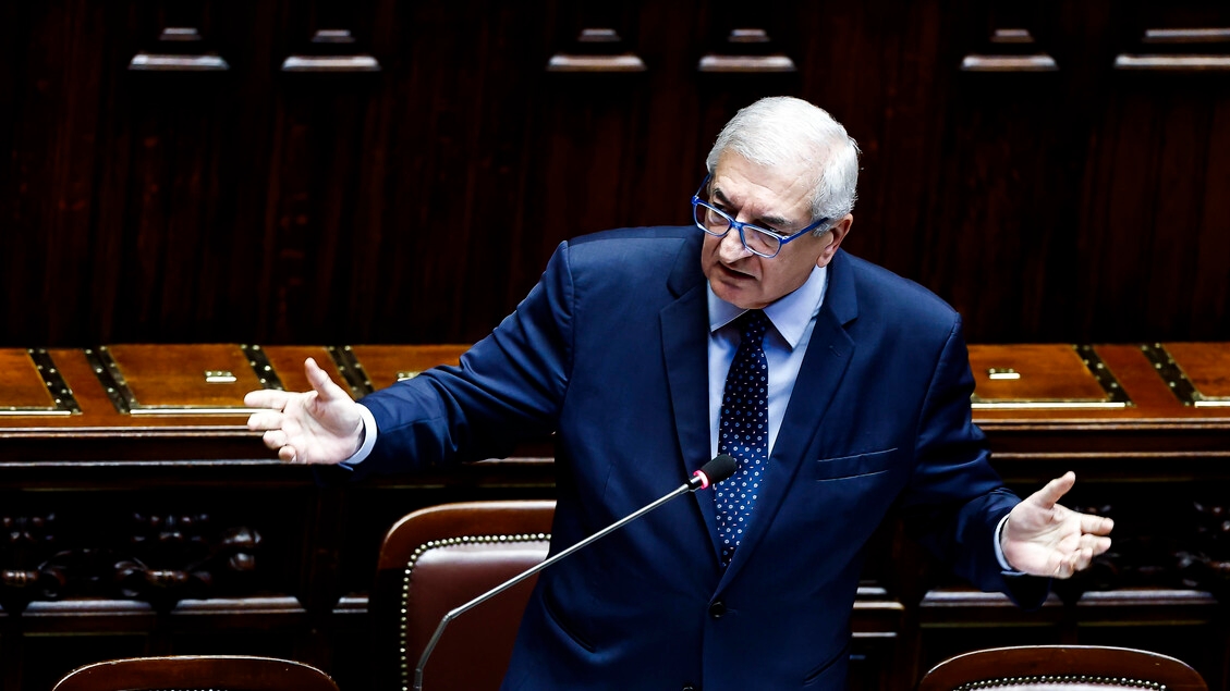 Foti verzekert dat de regering de migrantenproblematiek zal blijven aanpakken