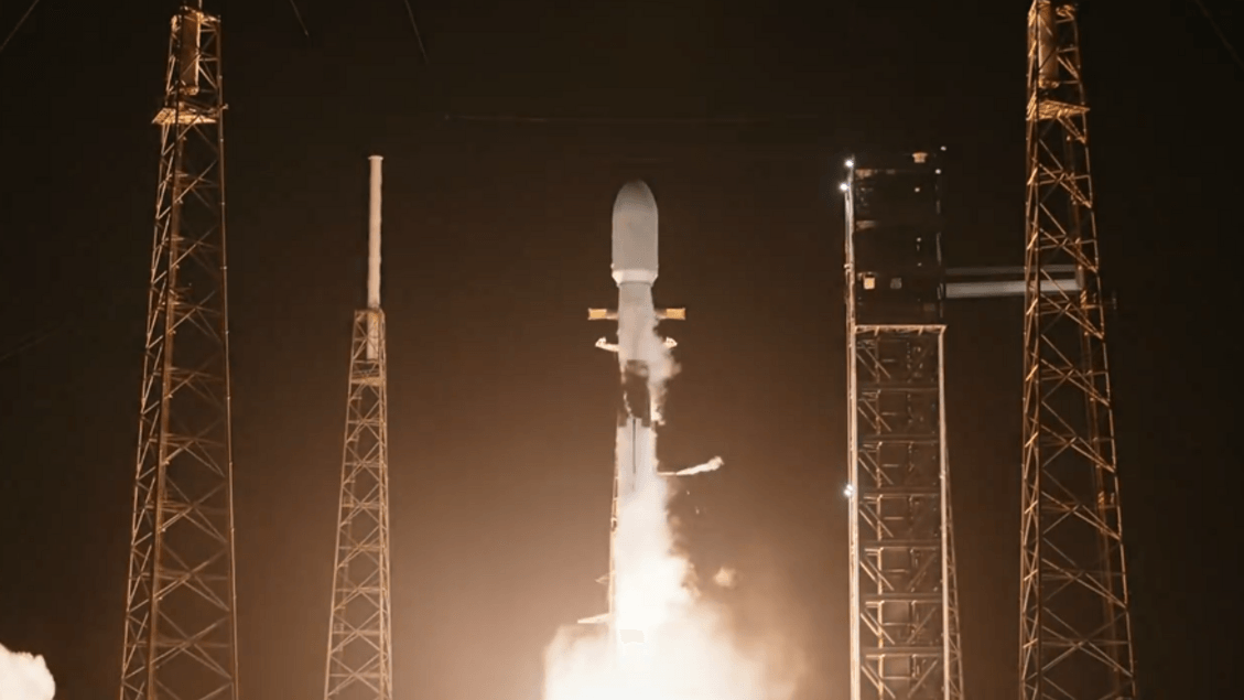 SpaceX lanza 24 satélites Kuiper más de Amazon