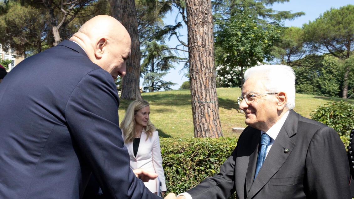Mattarella and Crosetto deliver 16 eagles to the new Top Gun pilots
