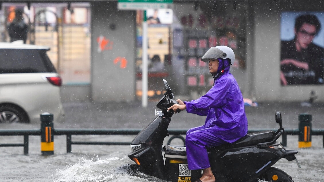 Heavy rains in Beijing leave 30 dead and 80,000 displaced.