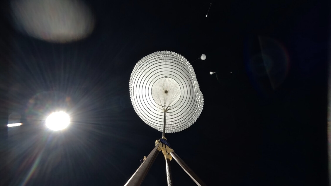 El paracaídas extraterrestre más grande está listo para Marte.