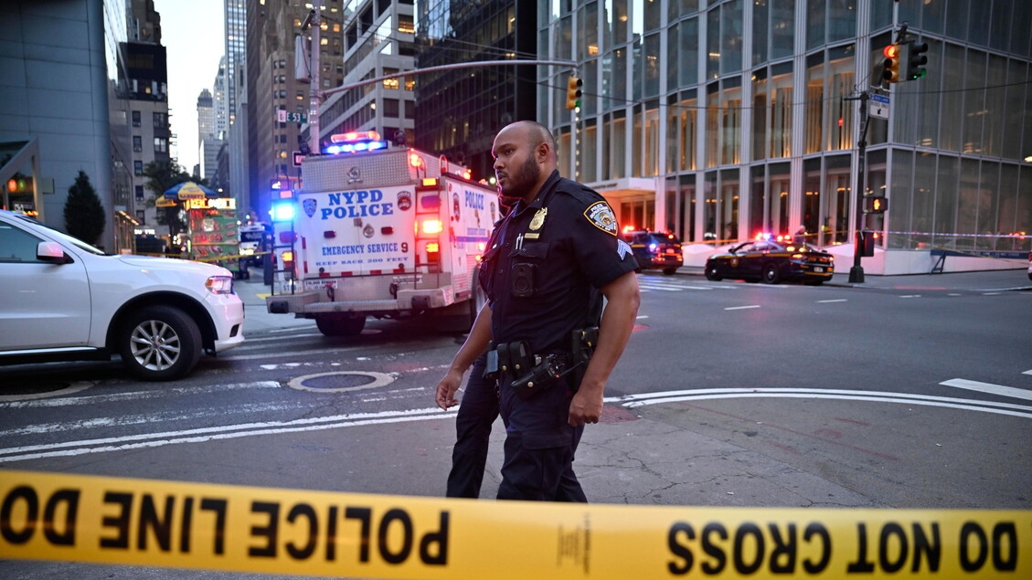 Shooting in NYC, one officer and two people hit