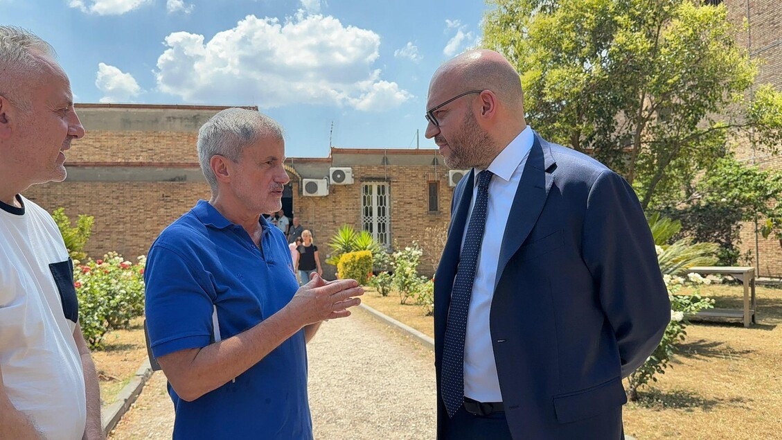 Alemanno: 'I invite politics to prison'