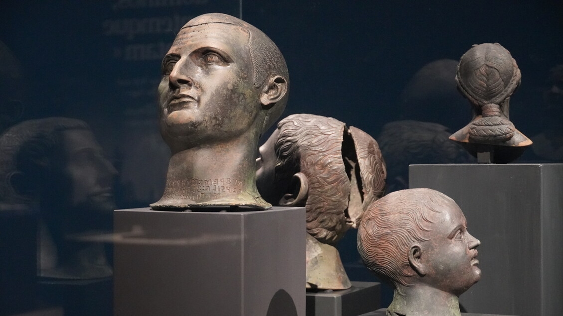 En Berlín los Bronces de San Casciano, tesoros del barro