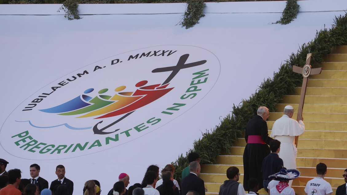 O Papa aos jovens: "Construam um mundo mais humano".