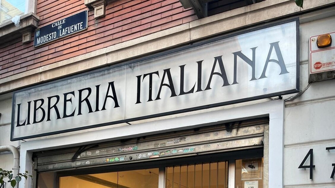 In Madrid eröffnen vier Mütter die italienische Buchhandlung neu.