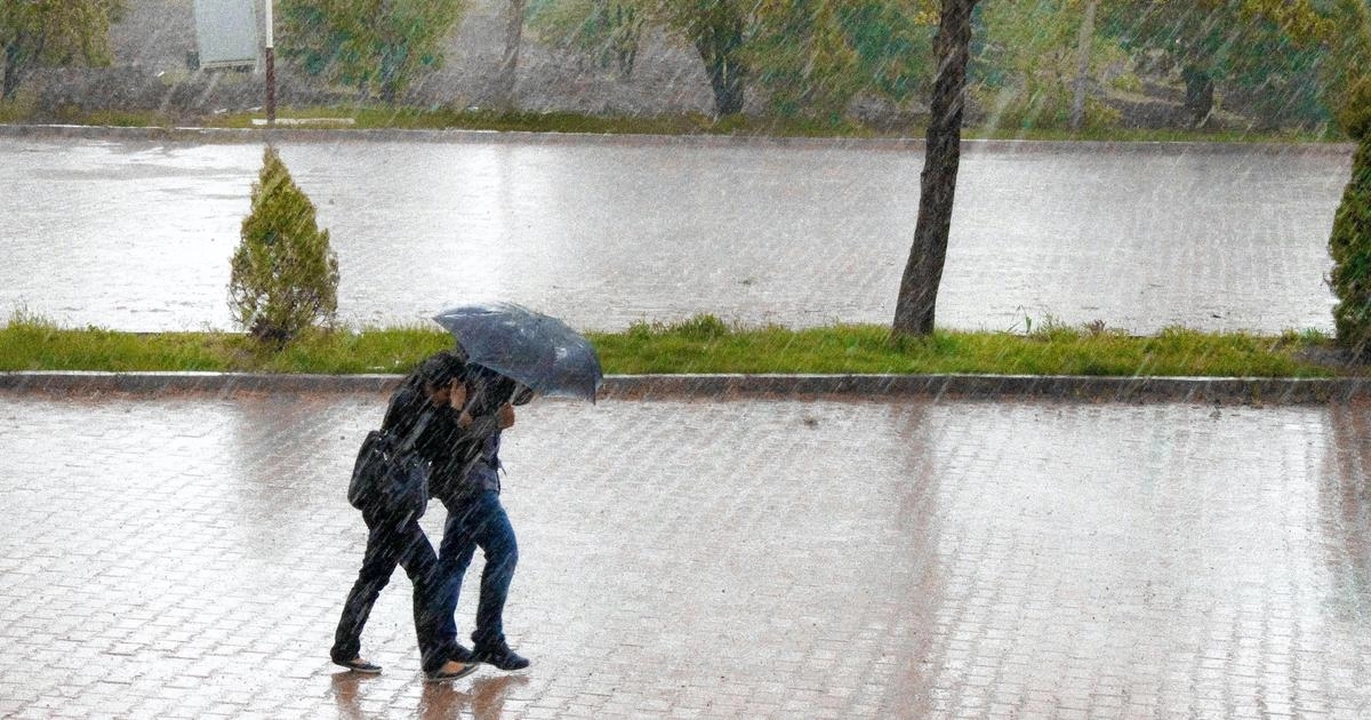 Vários distritos sob aviso amarelo hoje e terça-feira devido à chuva