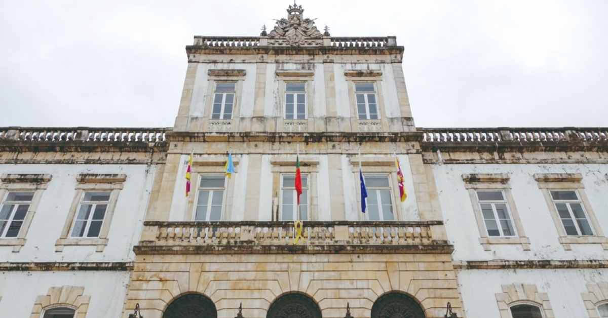 Contract om buitenlandse investeerders naar Coimbra te trekken zonder bekende resultaten