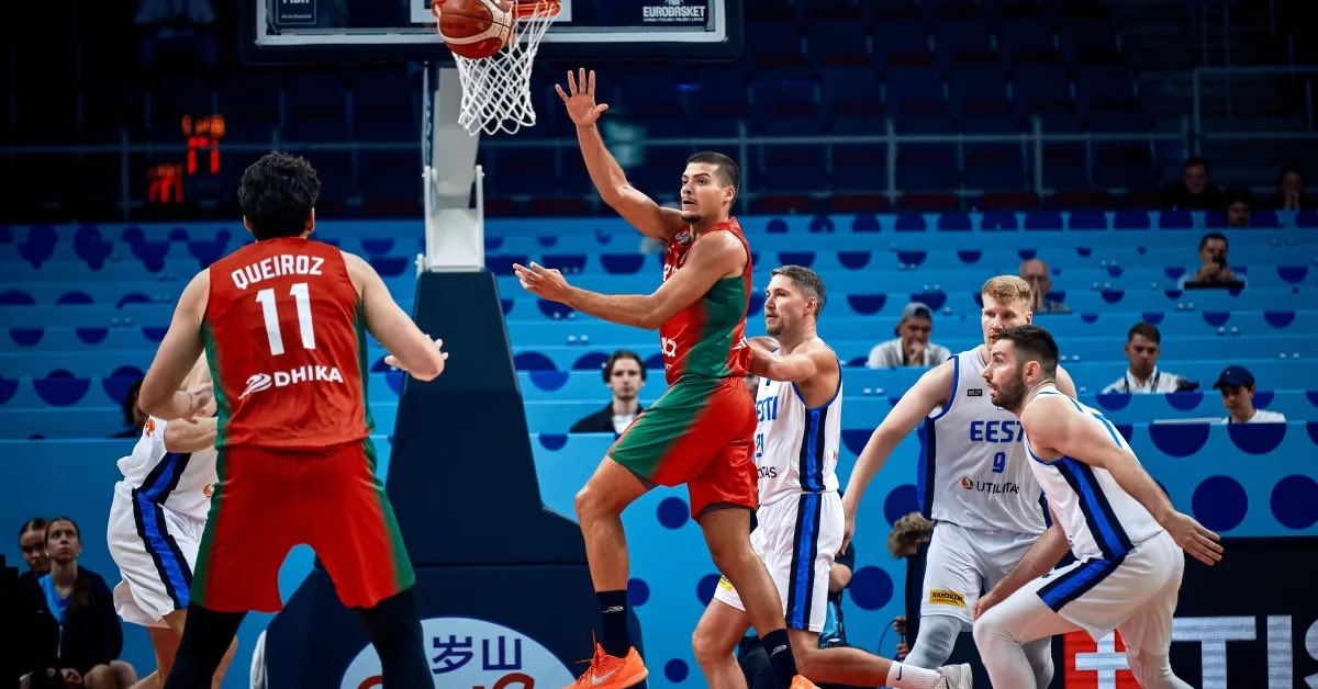 Eurobasket: Portugal vence Estónia e qualifica-se para os oitavos de final