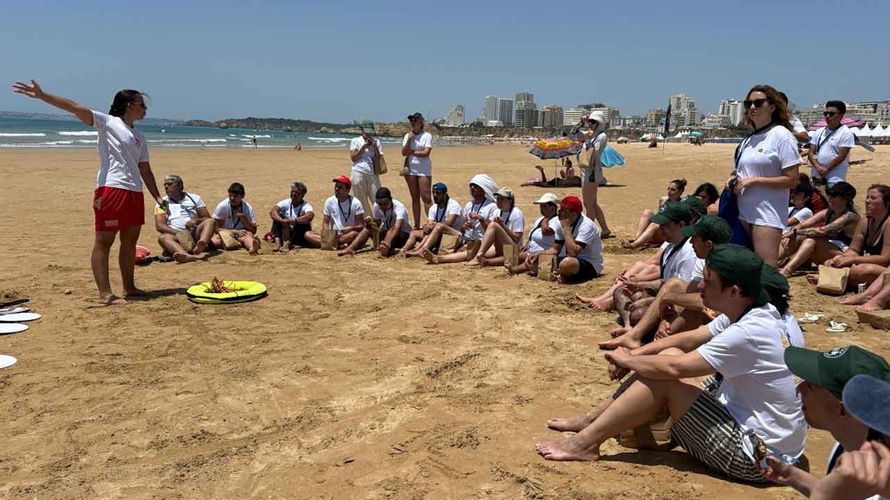 Portimão: La Gaviota Roja apoya el evento europeo de surf, inclusión y medio ambiente