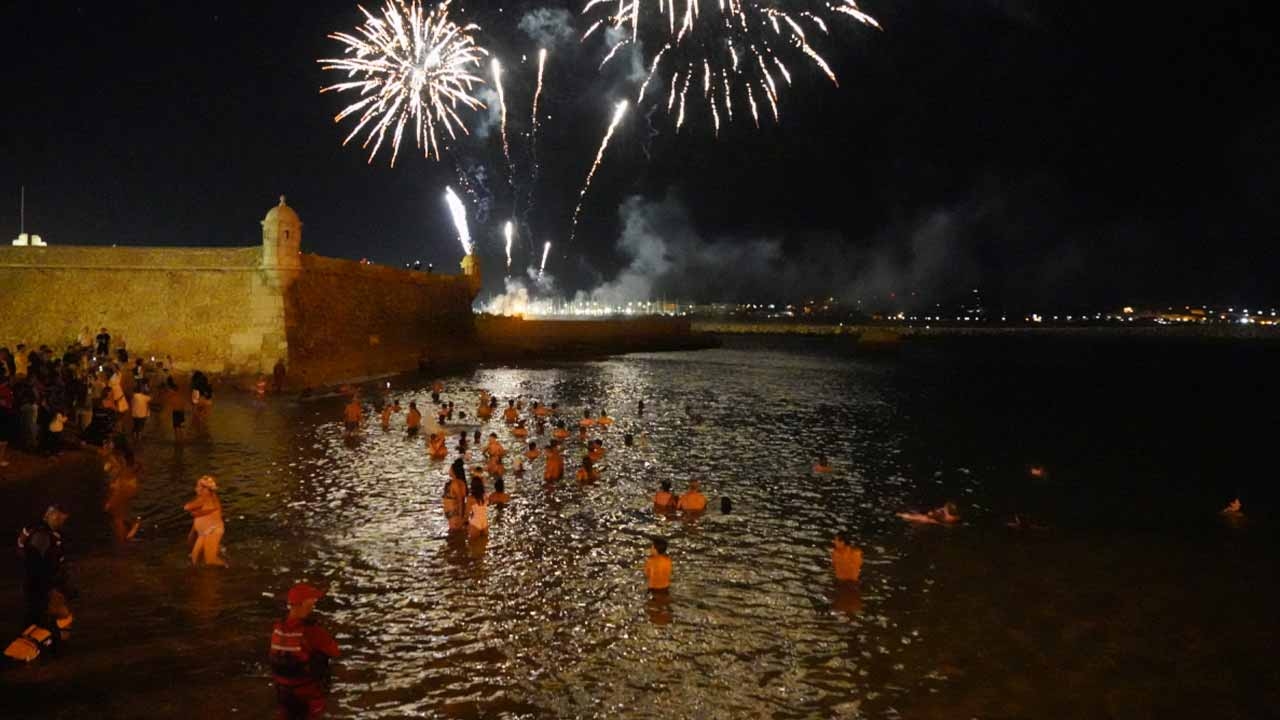 Фестиваль Festa do Banho 29 возвращается в Лагос и представляет пляжную моду в рамках конкурса