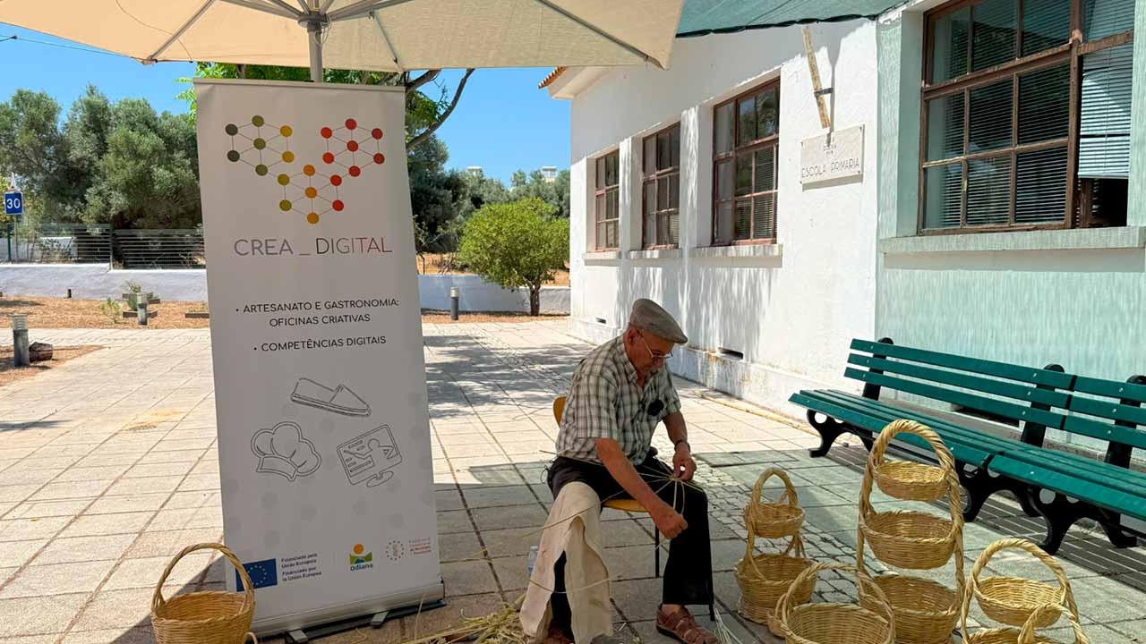 Одиана учит пожилых людей VRSA заново открывать для себя искусство плетения корзин