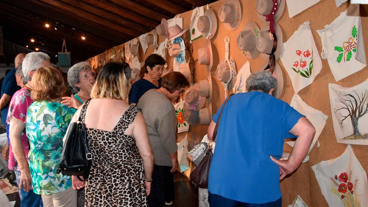 El año académico de la Universidad Senior de Alcoutim finaliza con cena, exposición y atún académico