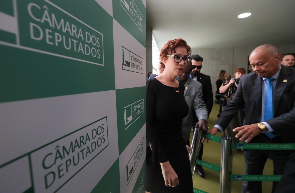 Defesa de Zambelli recorre contra condenação a 10 anos de prisão