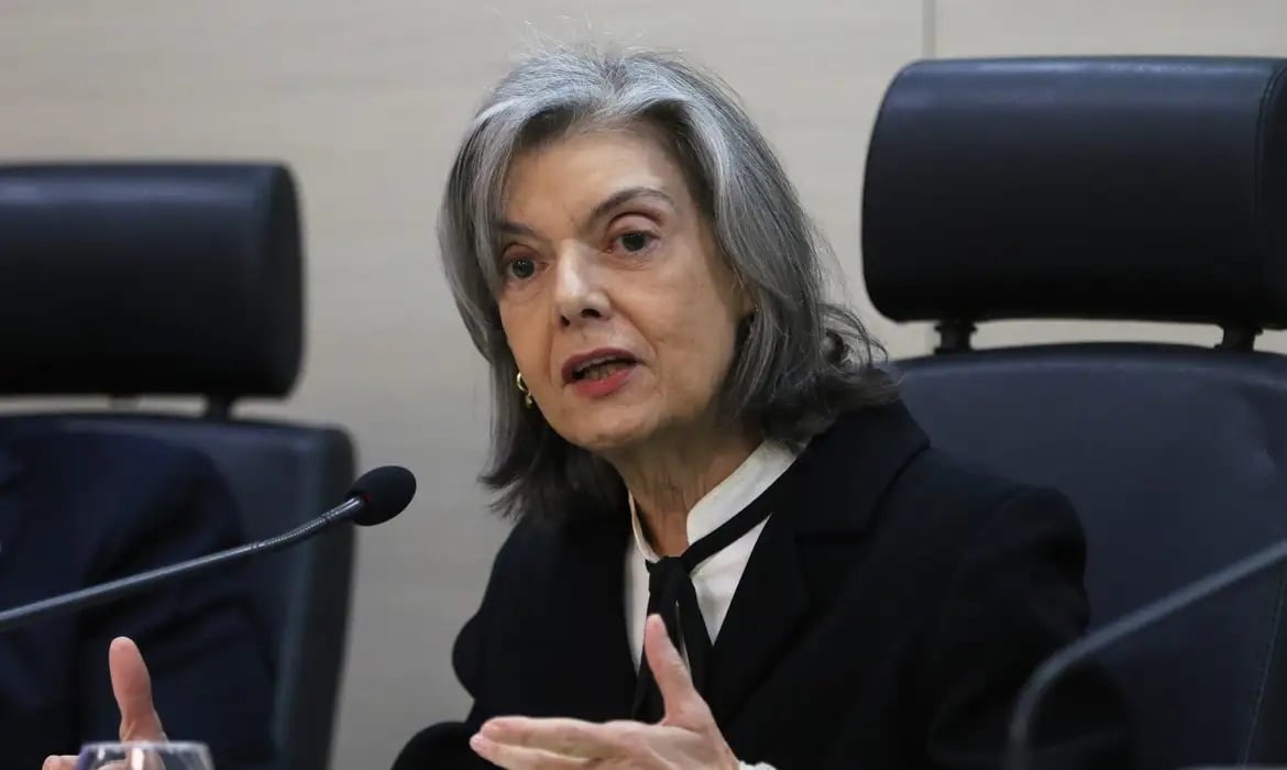 'Vivo aterrorizada por la censura de los últimos tiempos en Brasil', dice Cármen Lúcia