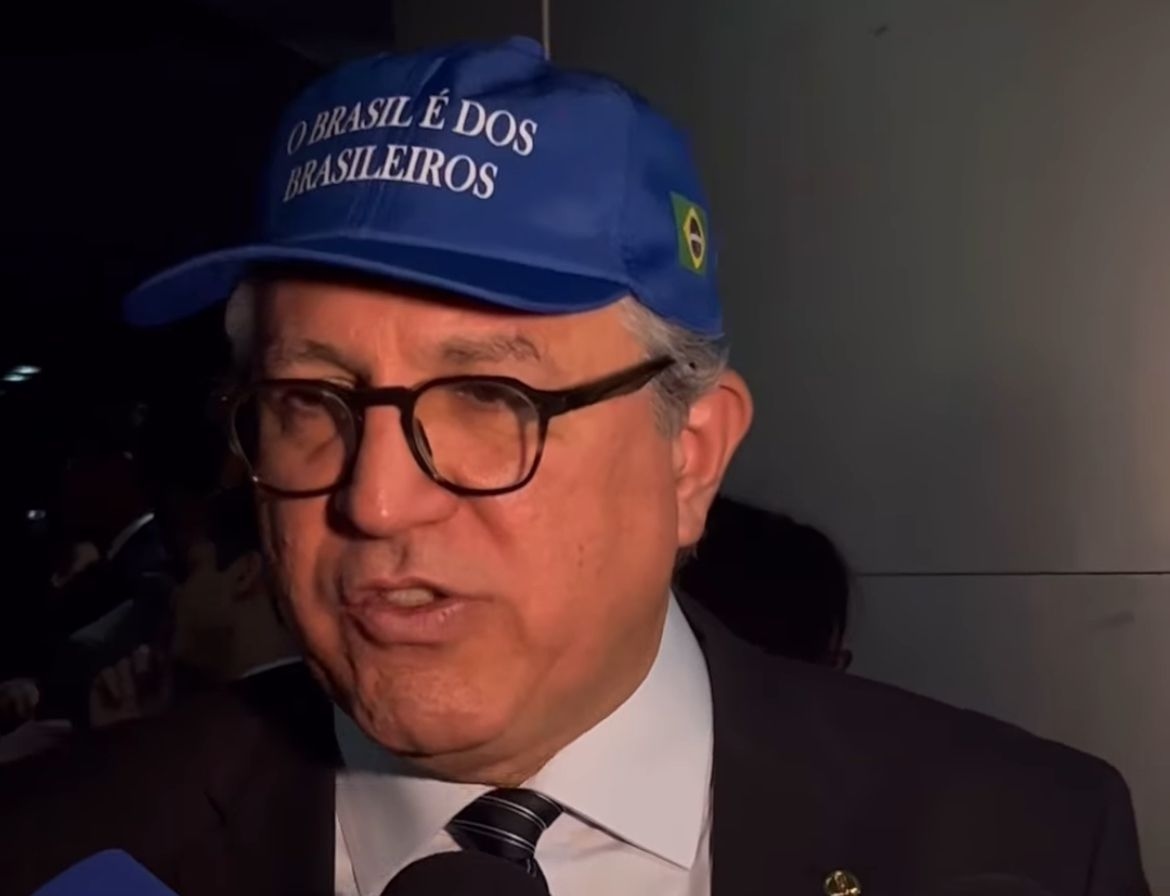 Padilha's reaction to Trump's sanction against the Secretary of Health for Mais Médicos