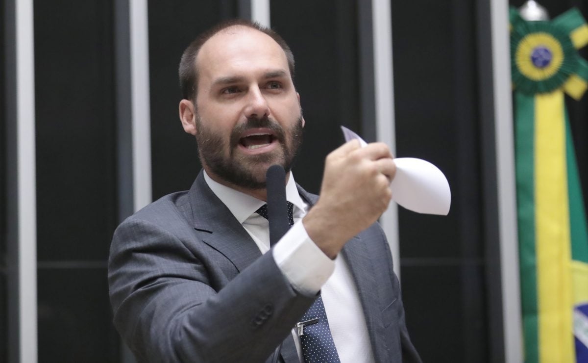 Moraes geeft PF meer tijd om Eduardo Bolsonaro te onderzoeken voor complot in de VS