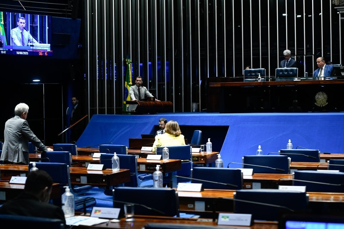 Senado aprova urgência de projeto que aumenta o número de deputados federais