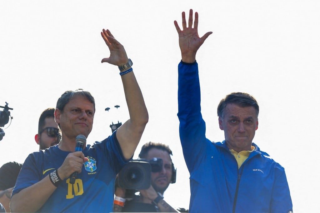 Tarcísio verdedigt Bolsonaro na huisarrest, ontkent poging tot staatsgreep; zie reacties