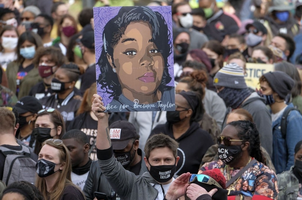 Ex policía estadounidense condenado a casi 3 años de prisión por la muerte de Breonna Taylor