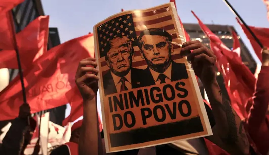 Gümrük vergilerindeki artışlara ve süper zenginlerin vergilendirilmesine karşı düzenlenen protesto, São Paulo'da 15.000 kişiyi bir araya getirdi
