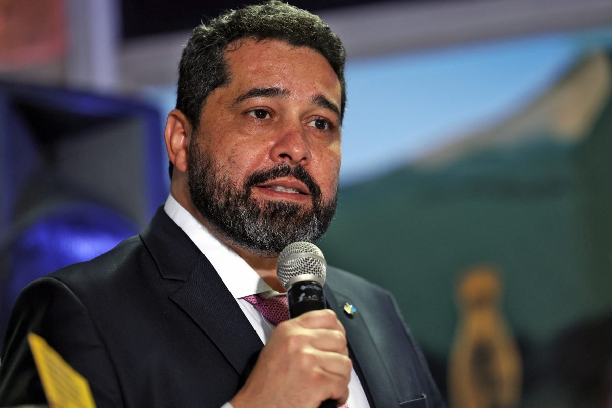 Bajo presión, el presidente de Correos dimite