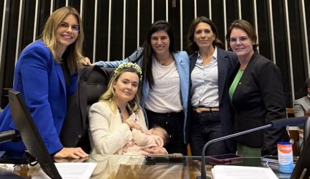 Deputado aciona o Conselho Tutelar após bolsonarista levar bebê à ocupação do plenário