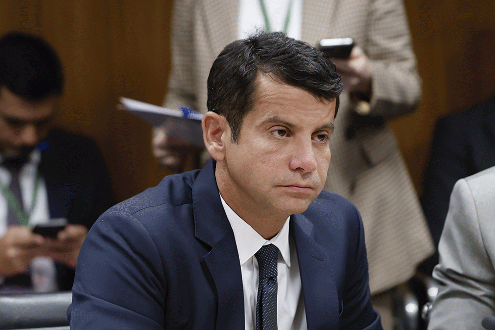 Under the rules of Doctor Luizinho