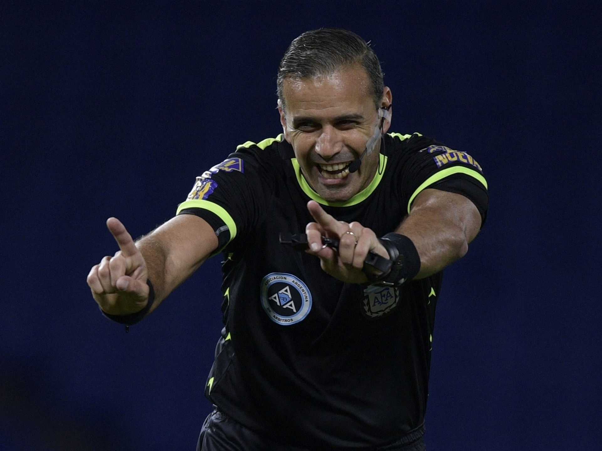 Gli arbitri della prima partita del Torneo di Clausura: Penel per l'esordio del Boca e Rey Hilfer per l'esordio del River.