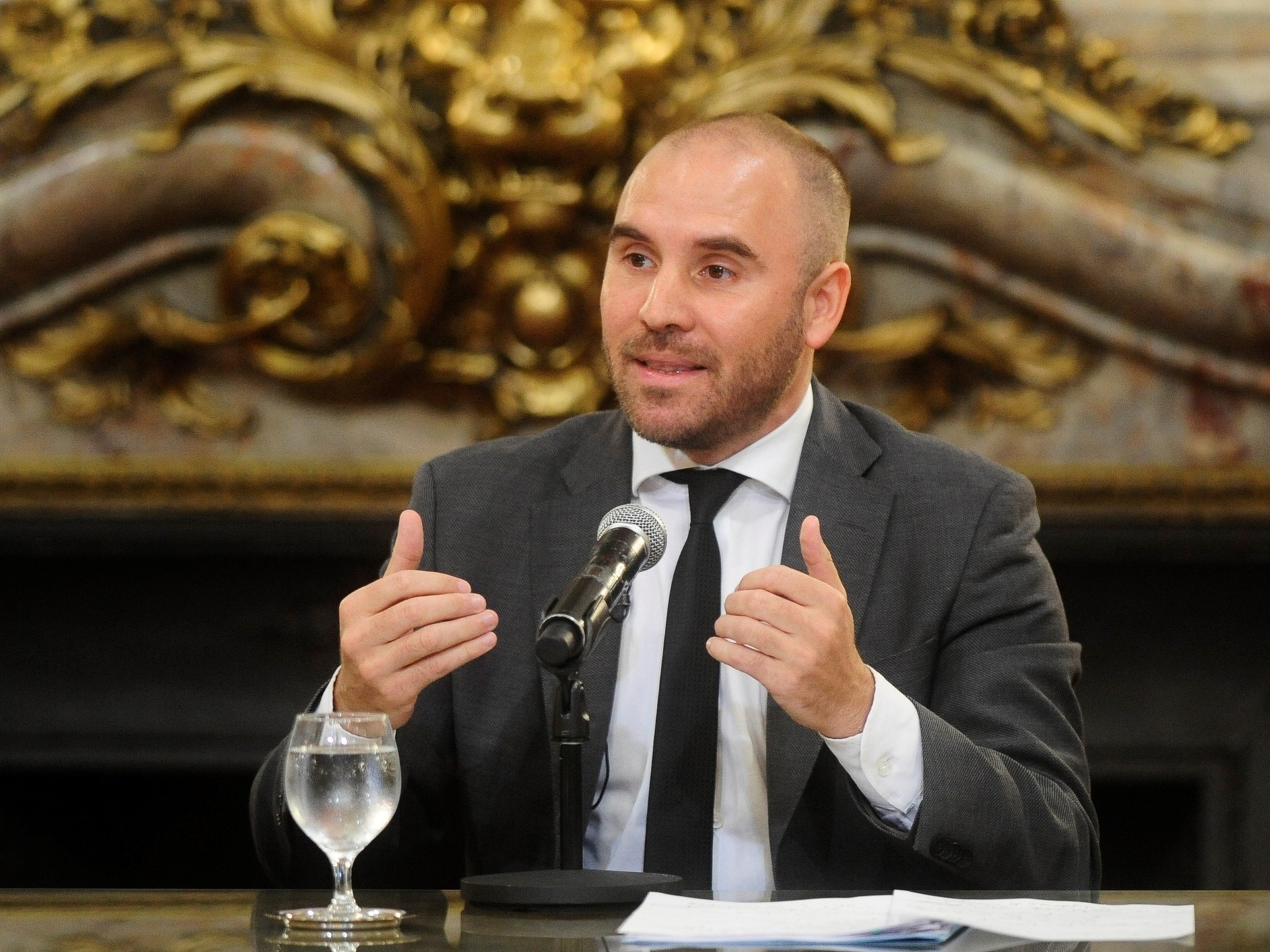 Martín Guzmán, Javier Milei'nin IMF anlaşmasına yönelik sert eleştirilerine, "O, kişisel şov için yönetiyor" yanıtını verdi.