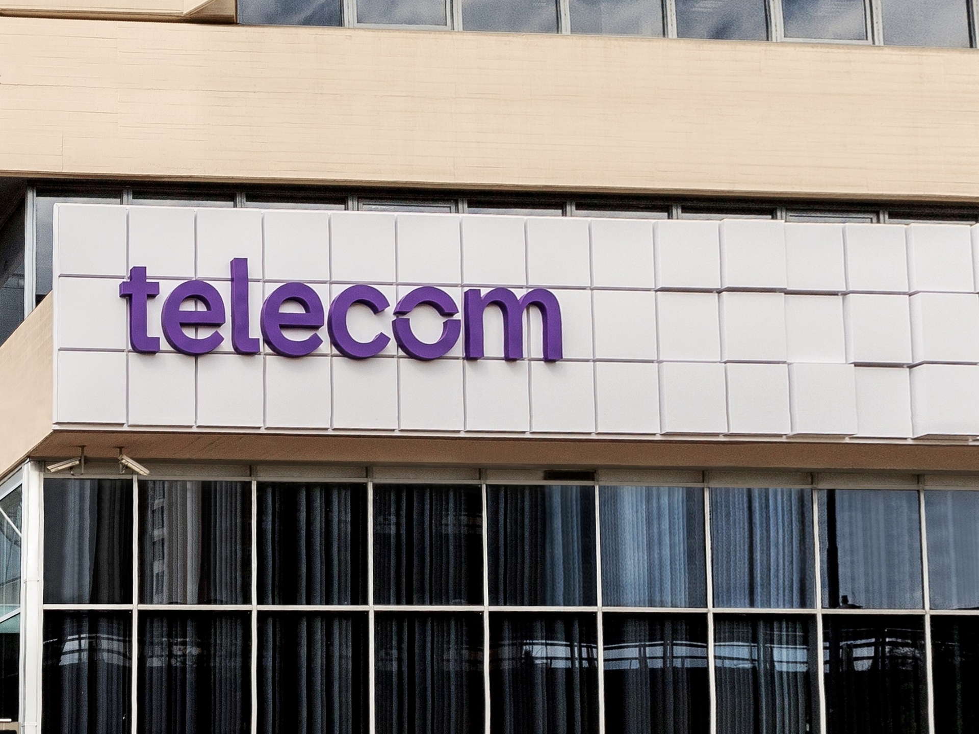 The court has overturned a government ruling against the sale of Telefónica to Telecom.