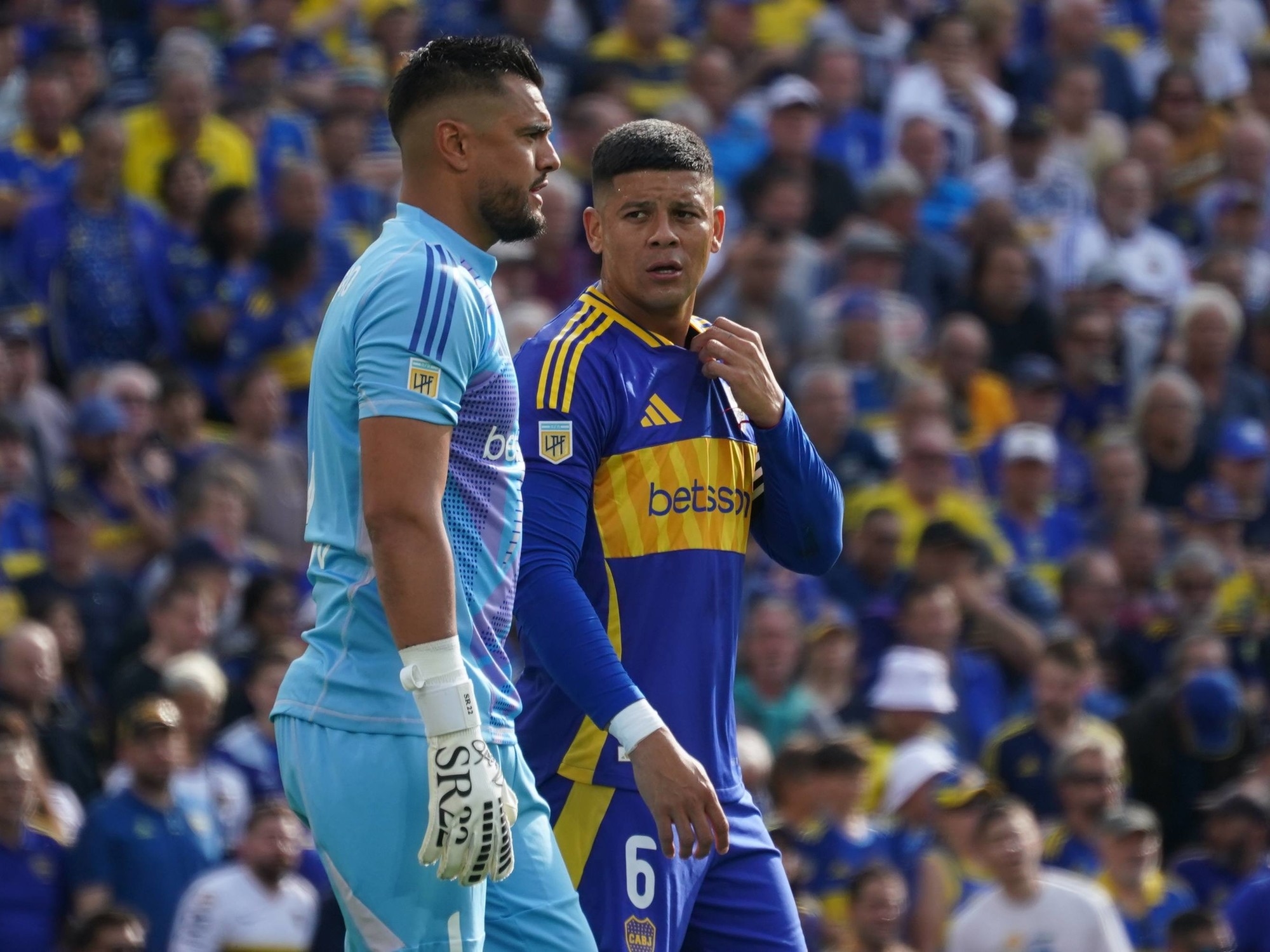 Russo ha parlato direttamente con cinque pesi massimi del Boca Juniors: Marcos Rojo in testa, che partono da dietro e hanno le porte aperte per andarsene.