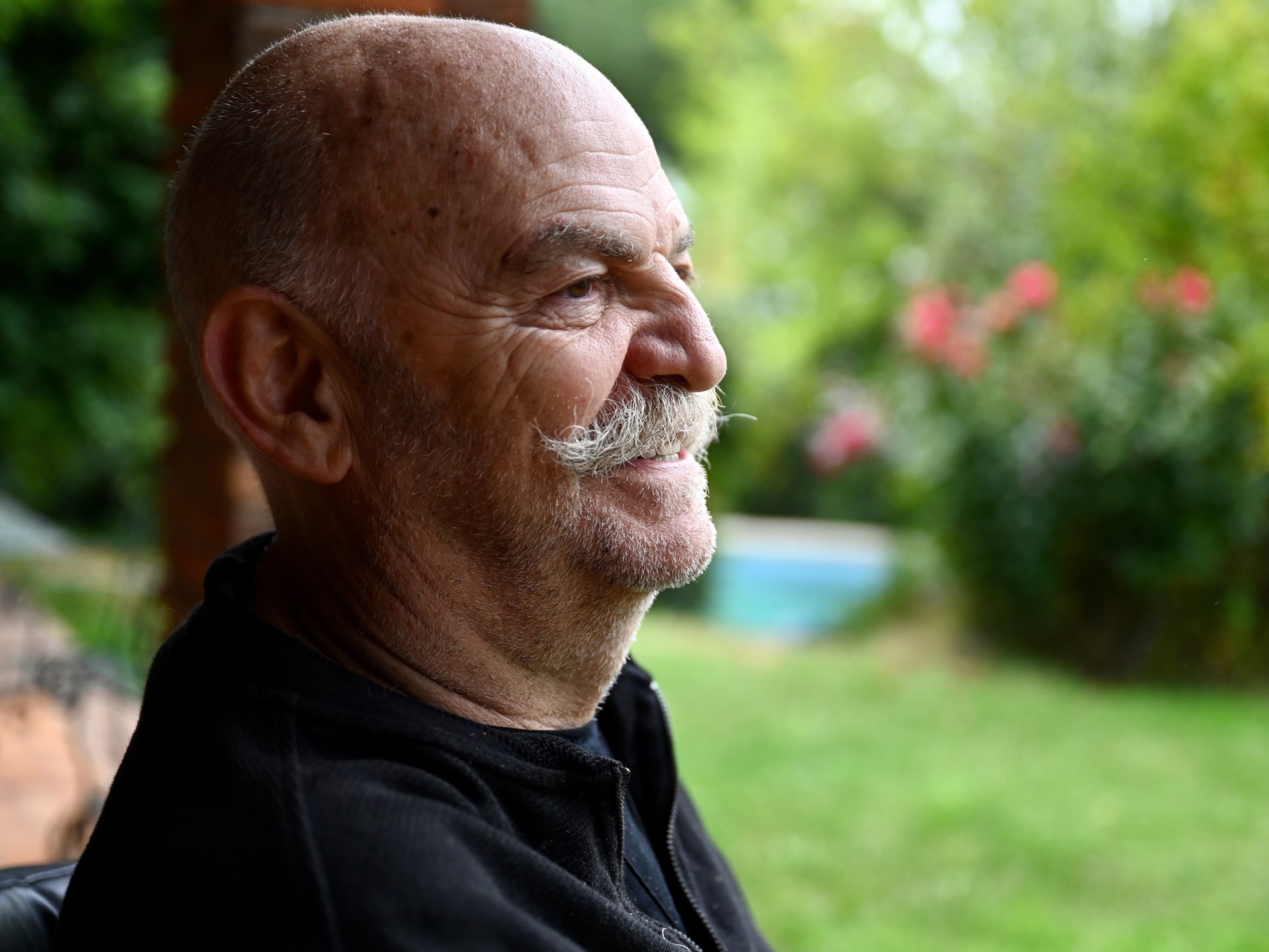 Martín Caparrós ritiene che "raccontare e analizzare" distinguerà i giornalisti dagli esperti tecnici.