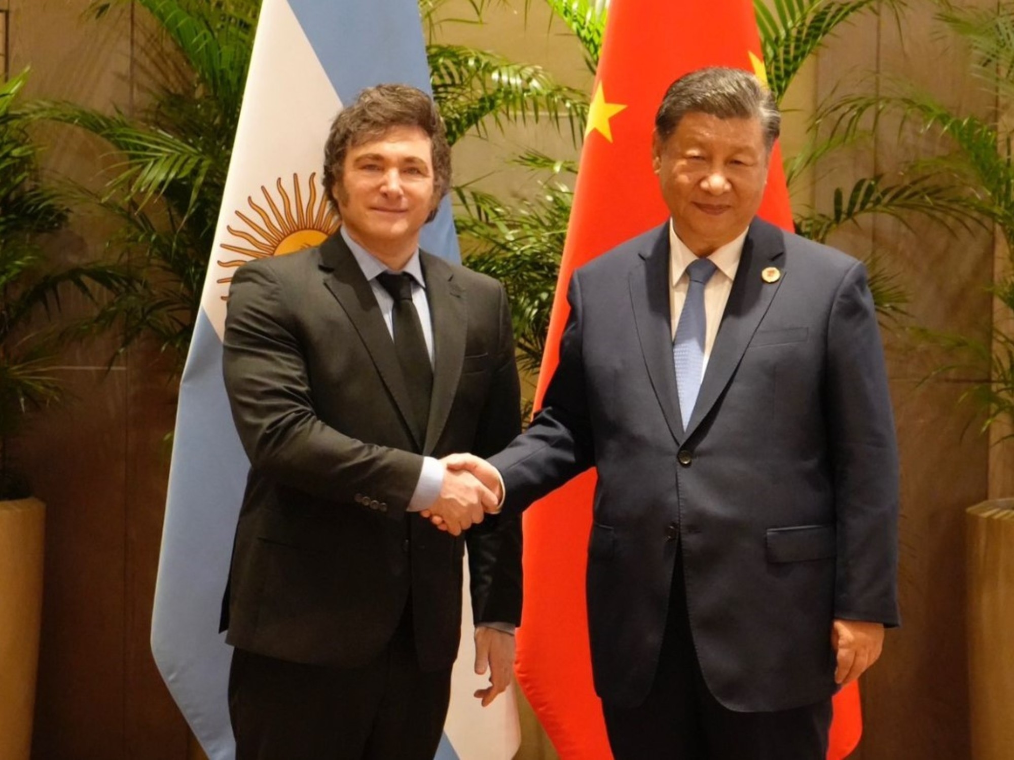 Pese a que lo había prometido, Milei no viajó a China, se aleja de Xi Jinping y prioriza su vínculo con Trump