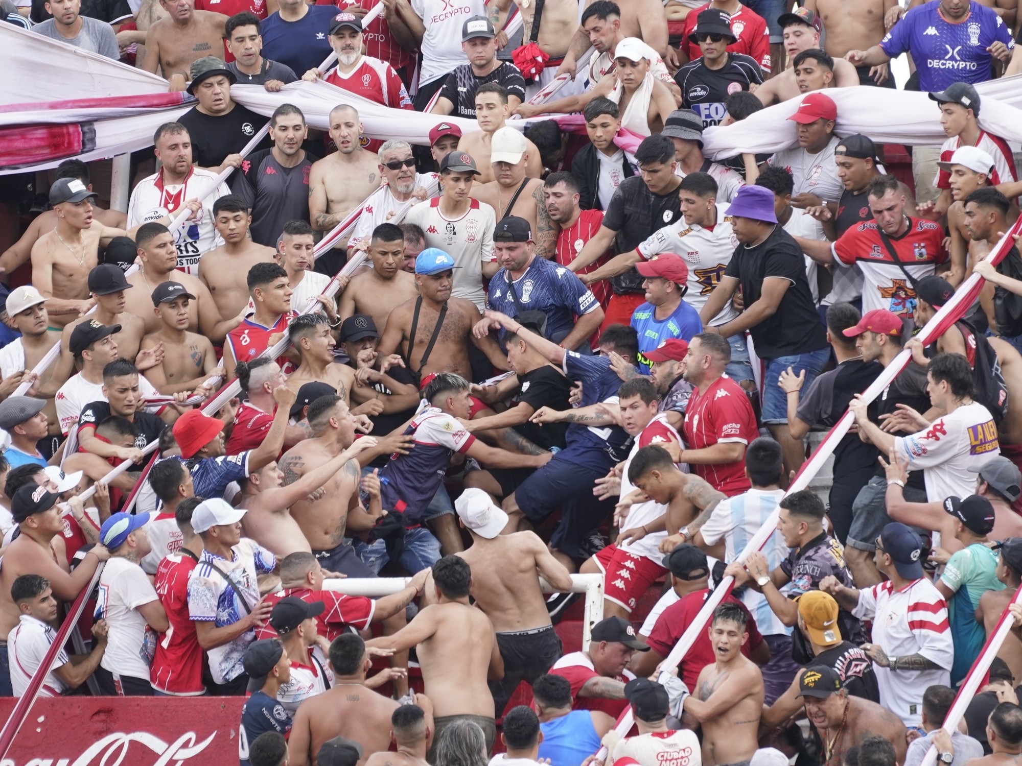 The harsh sanction for 29 Huracán fans for a brutal fight in the popular during the classic against San Lorenzo