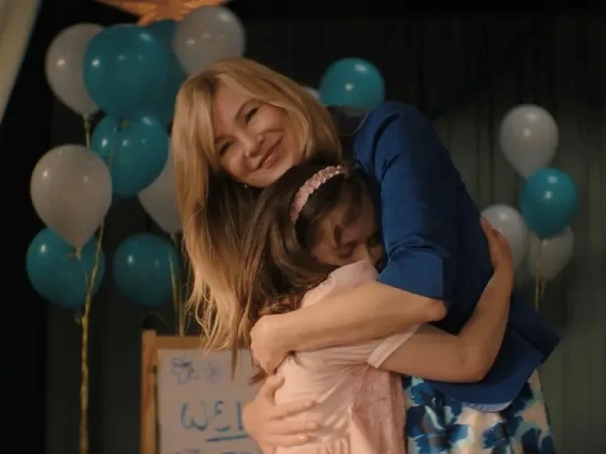 "Good American Family": They adopt a girl with dwarfism who tricks them.