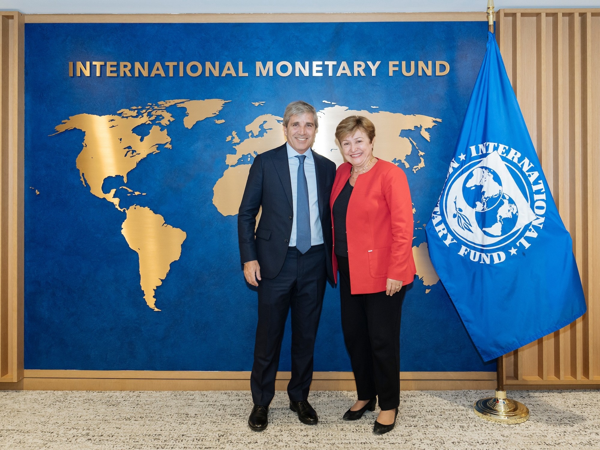 Argentina failed to meet its reserve requirements, the IMF gives it more time and a mission arrives this Tuesday