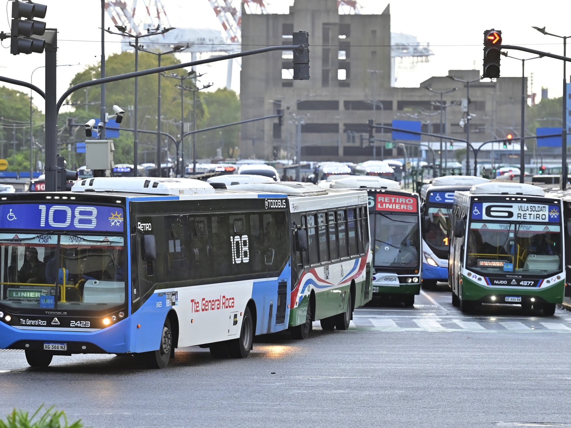 Bus strike on Tuesday, May 6: The UTA (Taxi Workers' Union) toughens its stance and says there will be "no agreement" to lift the strike.
