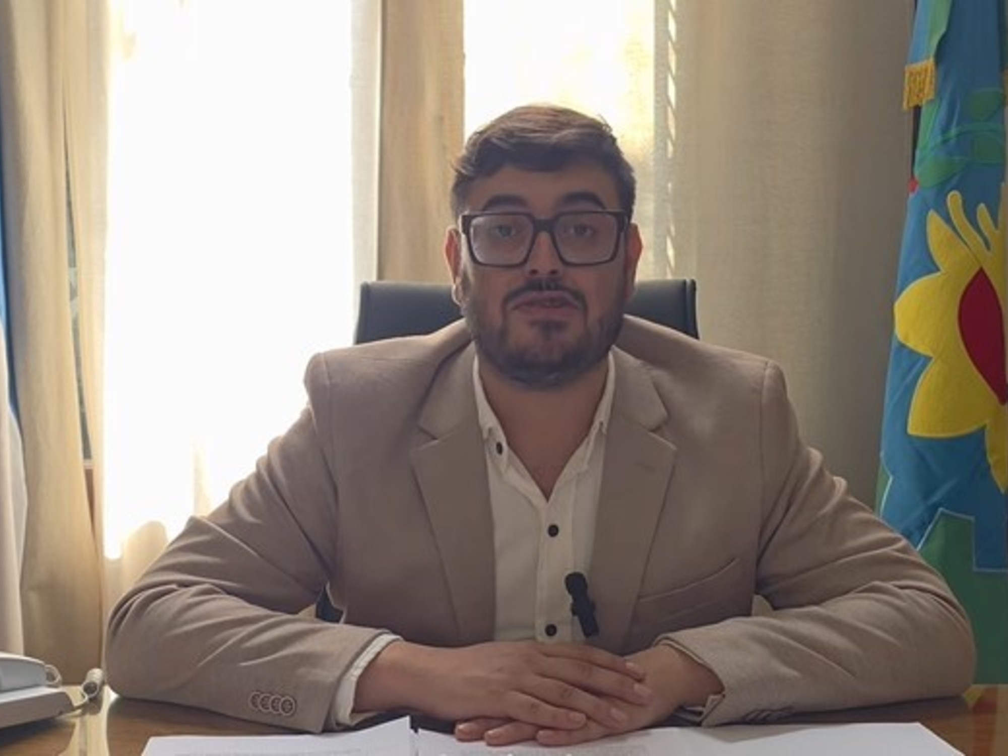 Massismo partisiyle bağlantılı Buenos Aires Belediye Başkanı, devlet memurlarının maaşlarını %13 oranında kesti.