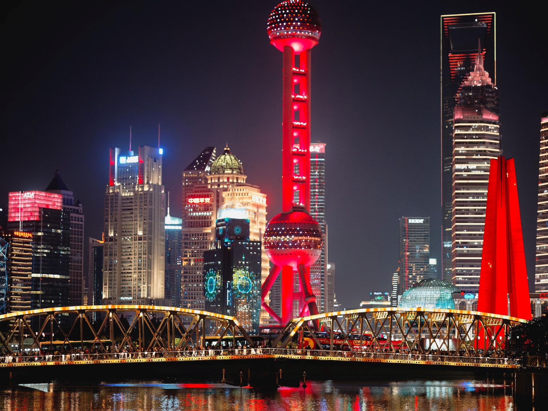 Shanghai, eine Milliardärs-, Überschall- und Zahlenstadt