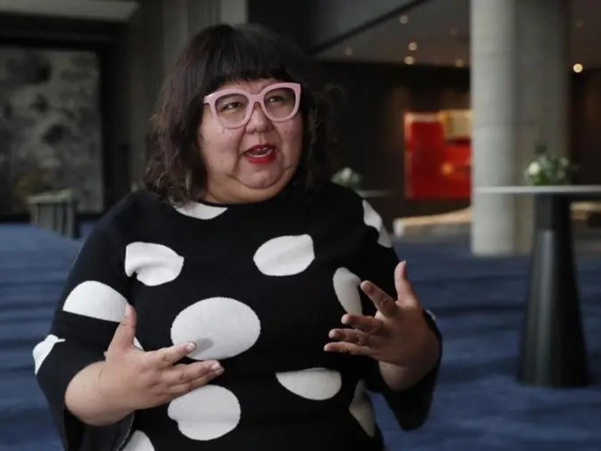 Schrijfster Virgie Tovar hekelt structurele vetfobie in Latijns-Amerika.