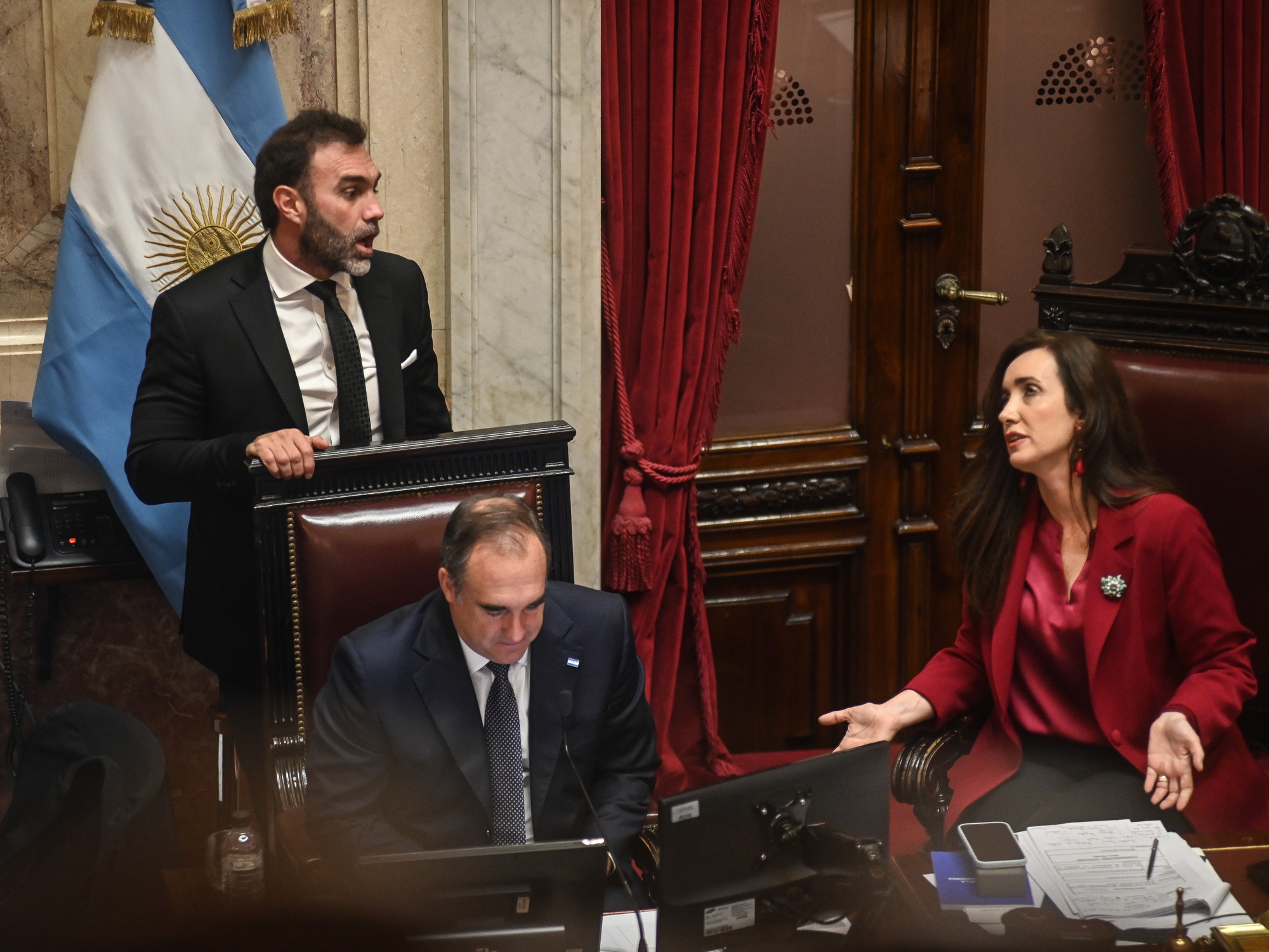 Pensionati e invalidità: il kirchnerismo chiede una maggioranza dei due terzi per approvarli, mentre il partito al governo cerca di ritardare il dibattito.