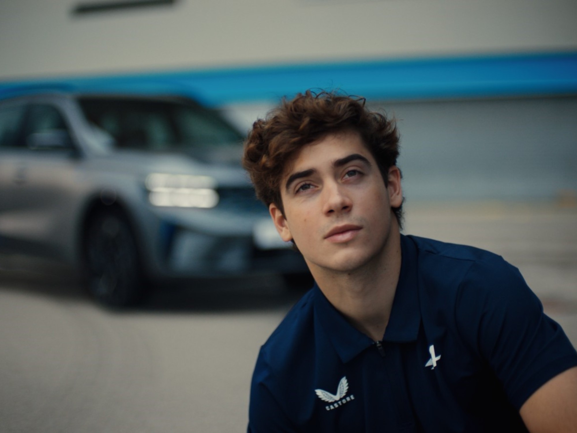 La fièvre Franco Colapinto : l'Argentin joue dans une autre publicité haut de gamme avant de finaliser son retour en Formule 1 avec Alpine.