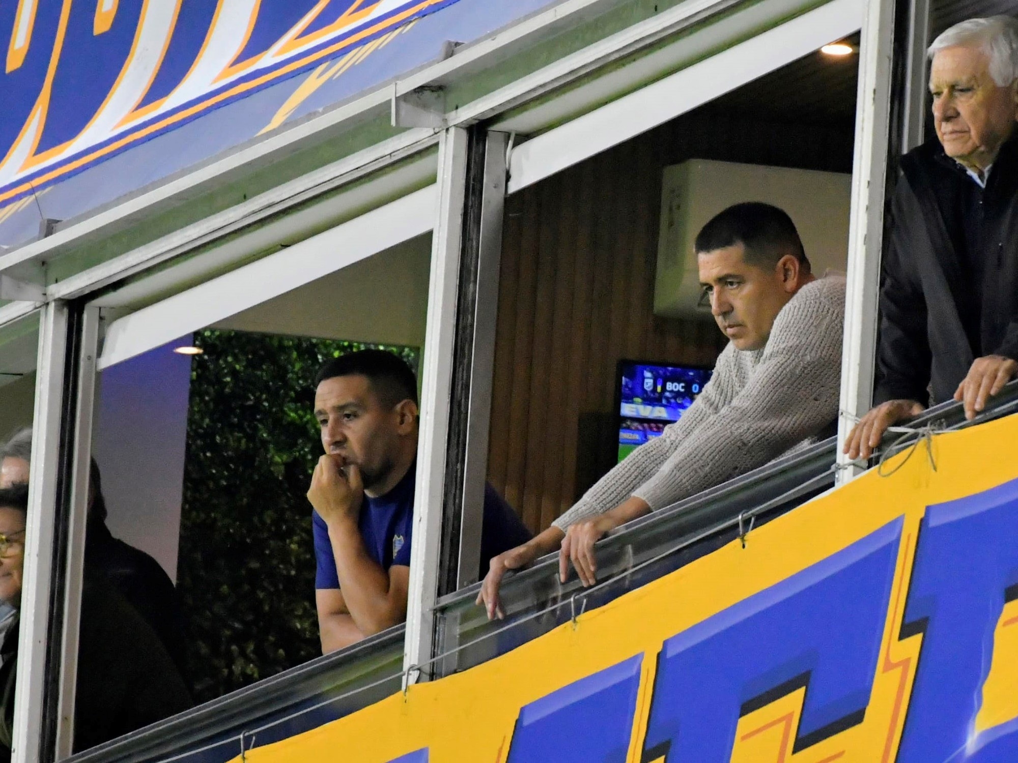 Kroniek van een teleurstellende situatie: één voor één de tegenslagen die Boca te verwerken kreeg en die leidden tot woede jegens Riquelme en de voetbalraad.