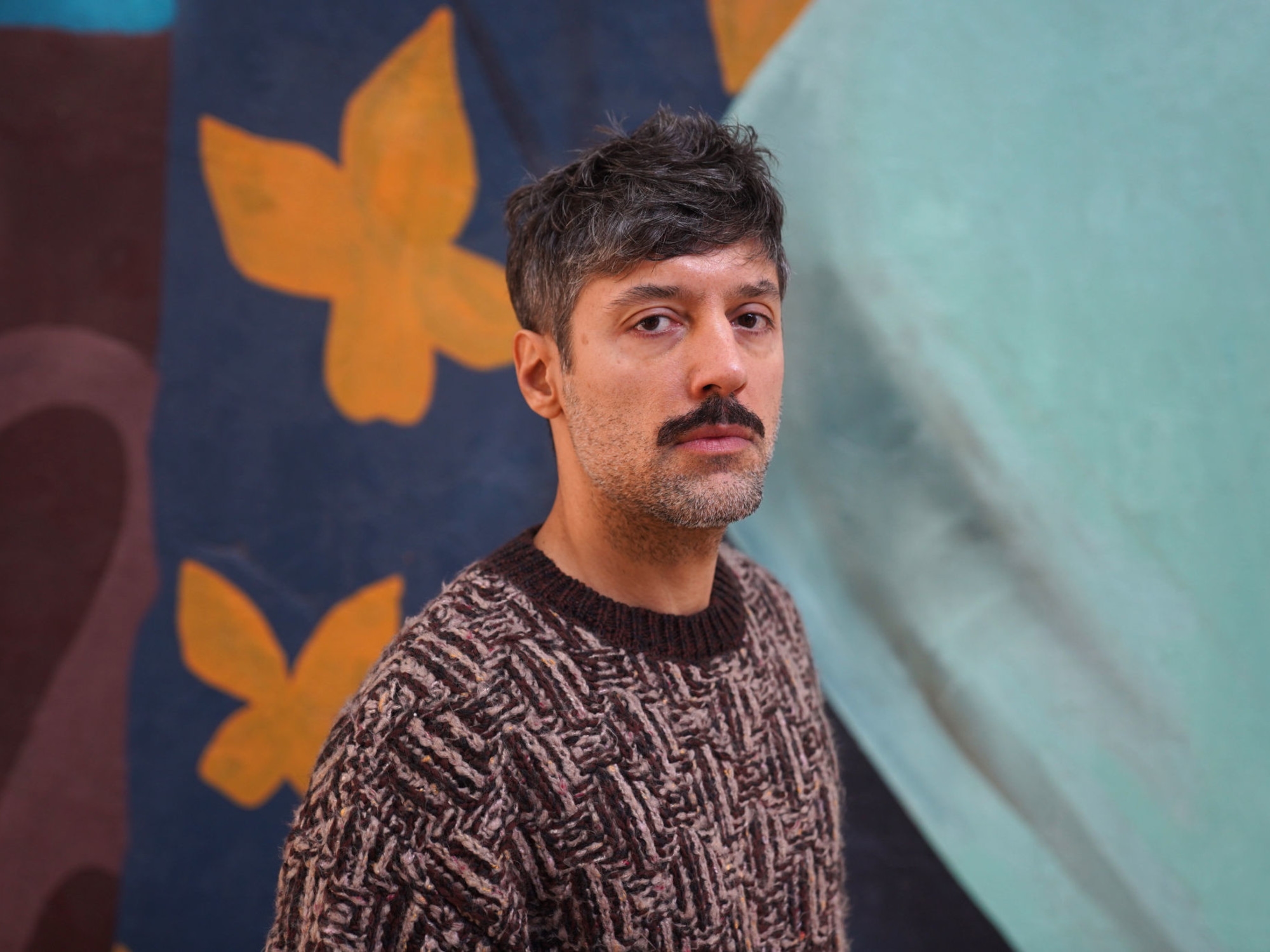 Lucas Soares: „Was bedeutet es heute, ein Mensch zu sein, wenn wir nur noch einen Schritt davon entfernt sind, Cyborgs zu werden?