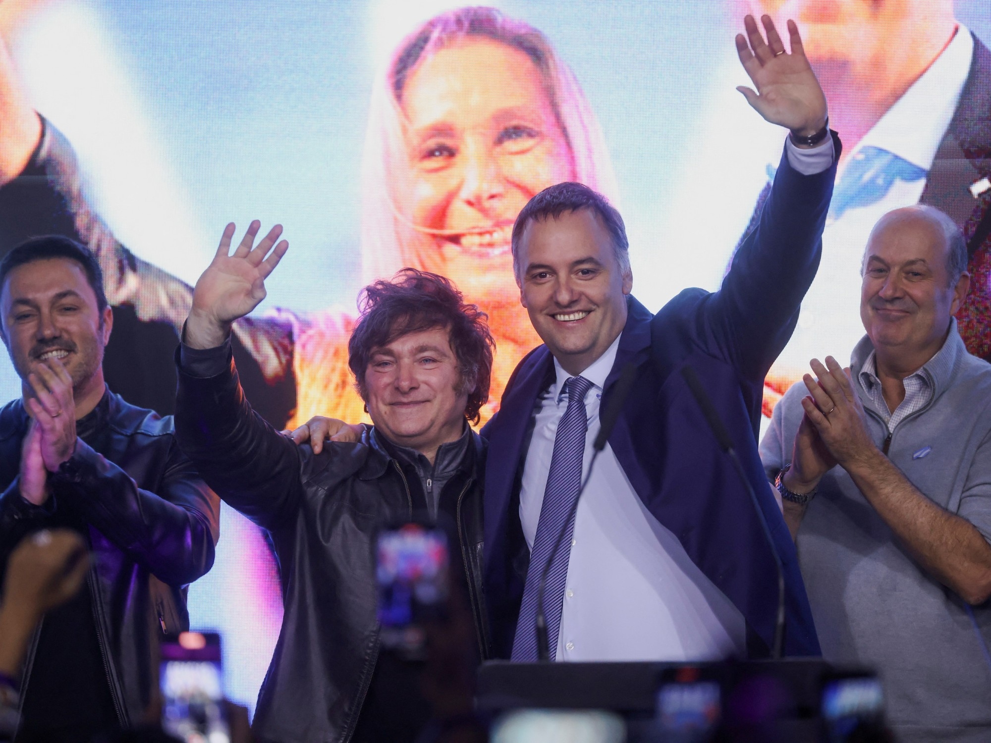 With the votes of just half the electorate, Javier Milei won the City and the internal election with Mauricio Macri.