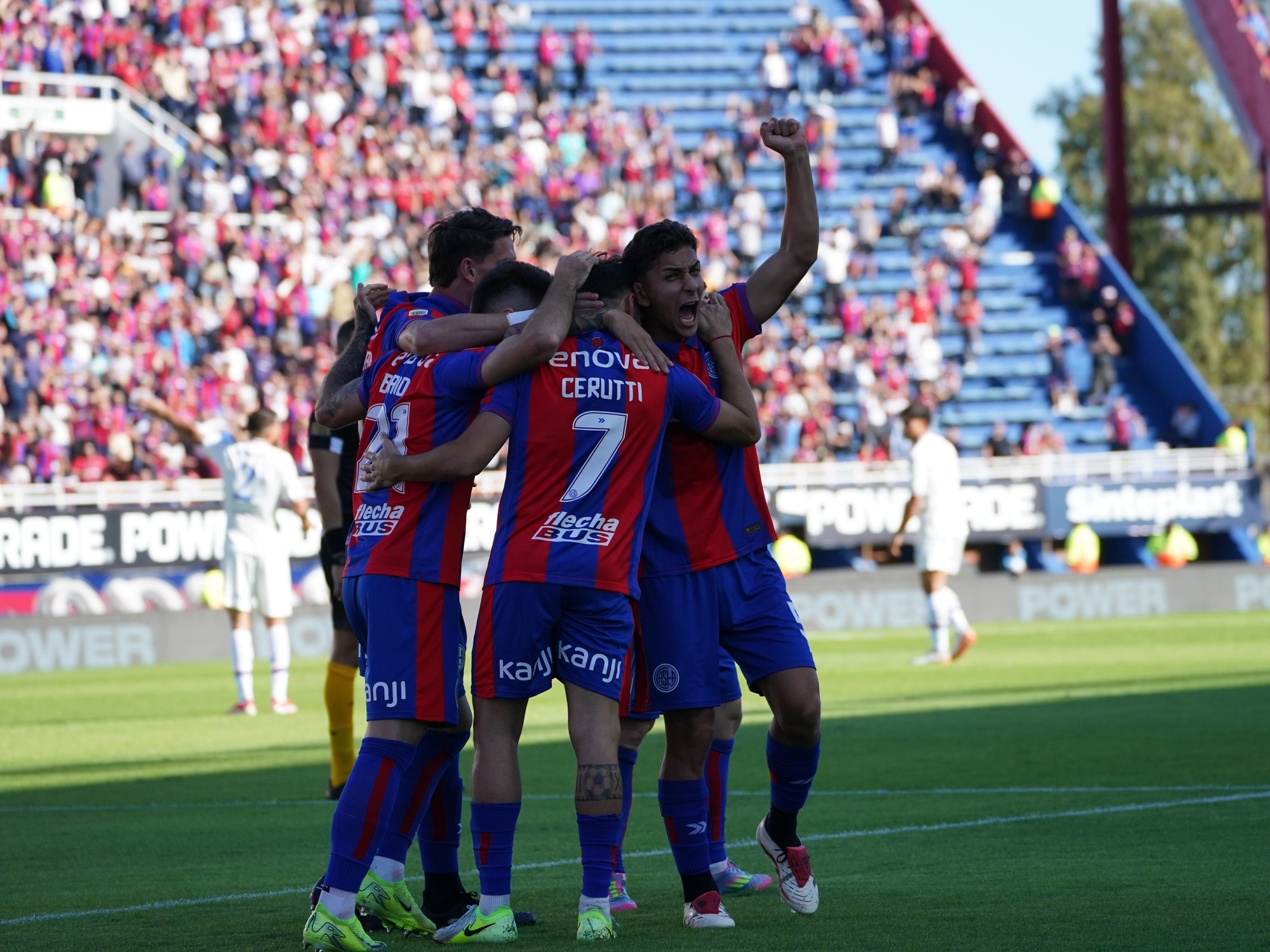 Après une autre semaine chaotique, San Lorenzo compte uniquement sur la performance épique de l'équipe de Russo pour affronter Argentinos Juniors.