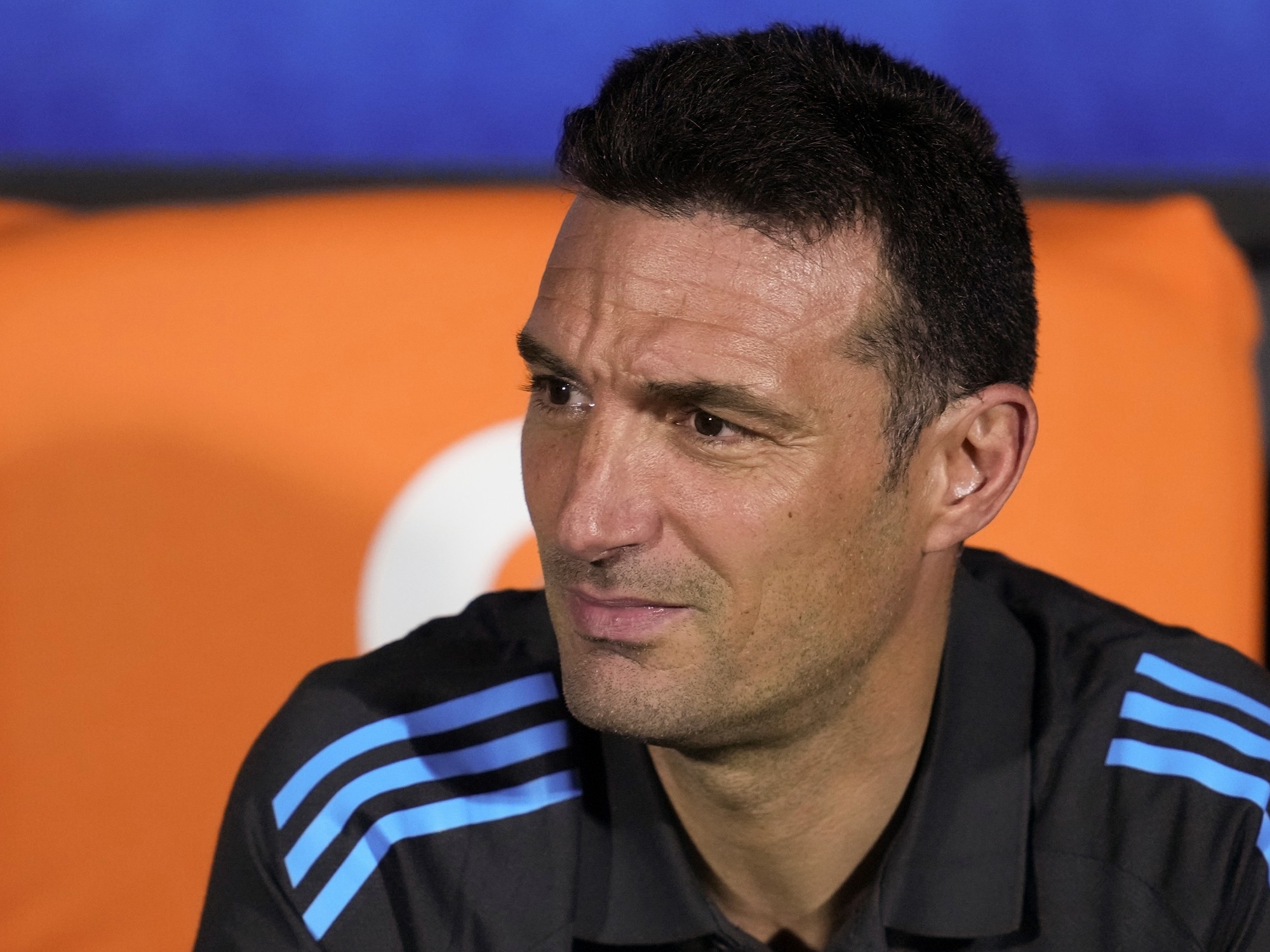 Lionel Scaloni nie odpoczywa nawet w finale Ligi Mistrzów: powołał kolejnego zawodnika do reprezentacji narodowej, mając na oku mecze kwalifikacyjne.