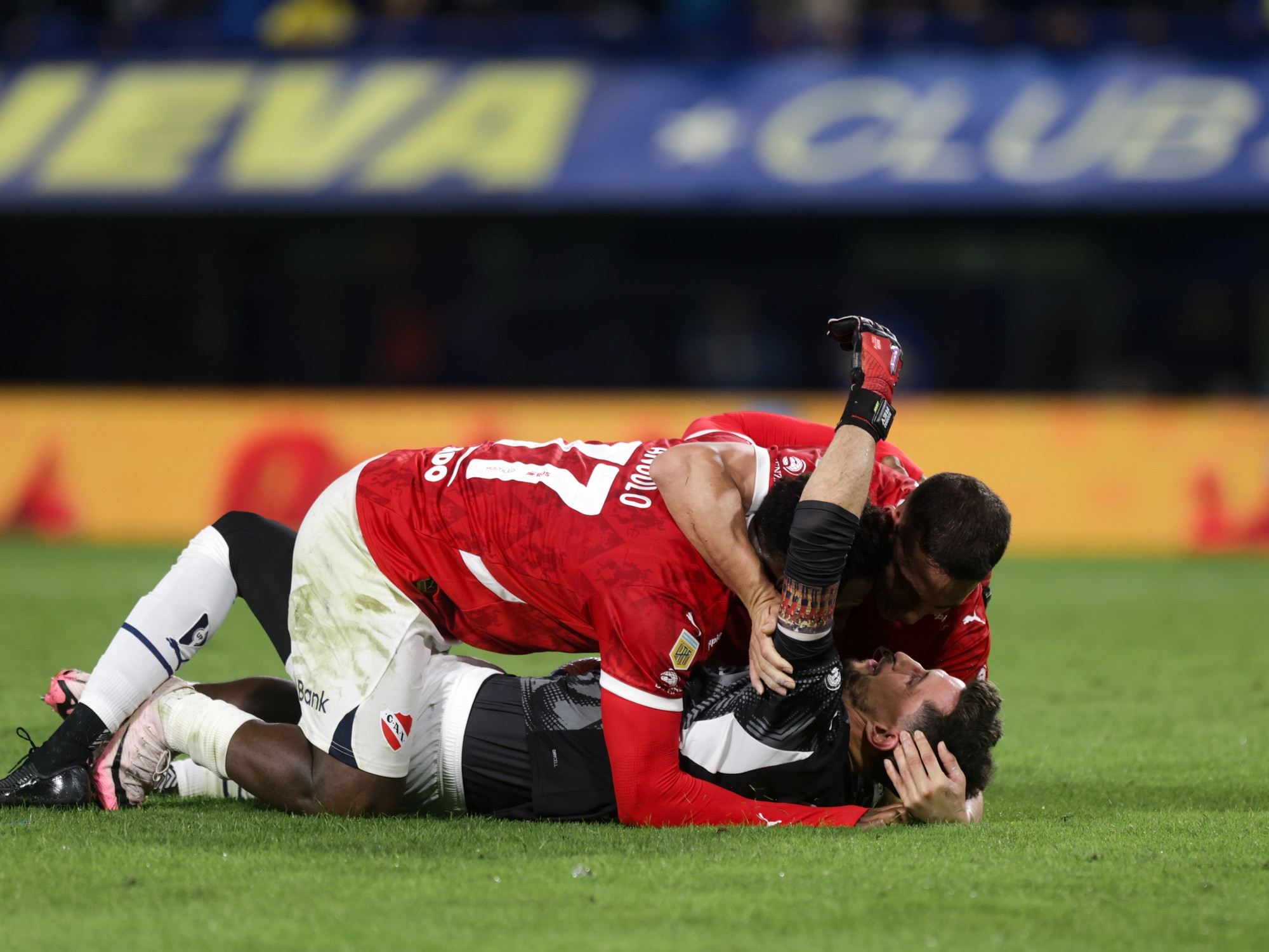 Dit is de stand van zaken in de play-offs van de Professional League: Independiente versloeg Boca Juniors na 13 jaar in La Bombonera en speelt in de halve finale tegen Huracán.